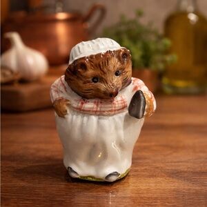 Beatrix Potter Mrs. Tiggy Winkle Signed John Beswick Royal Daulton England